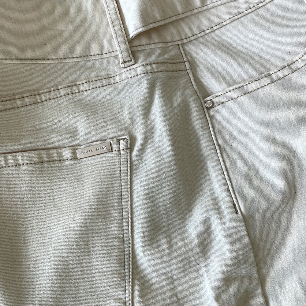White House Black Market High Rise Cream Shorts size 6 - Picture 9 of 9